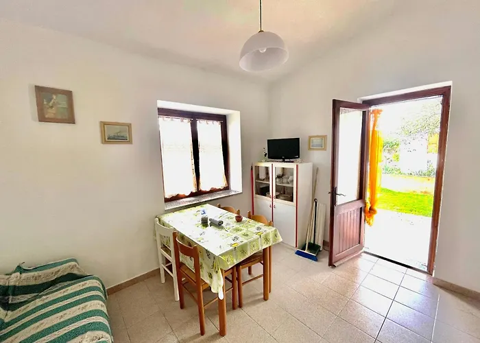 Iss Travel, La Mendula Home, 2 Bedrooms-apartments With Private Outdoor Area *